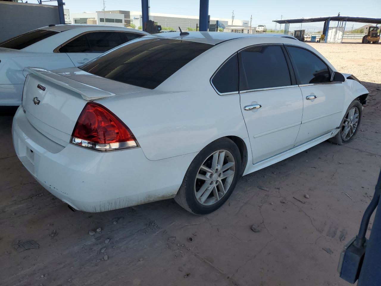 2013 Chevrolet Impala - Фото 3