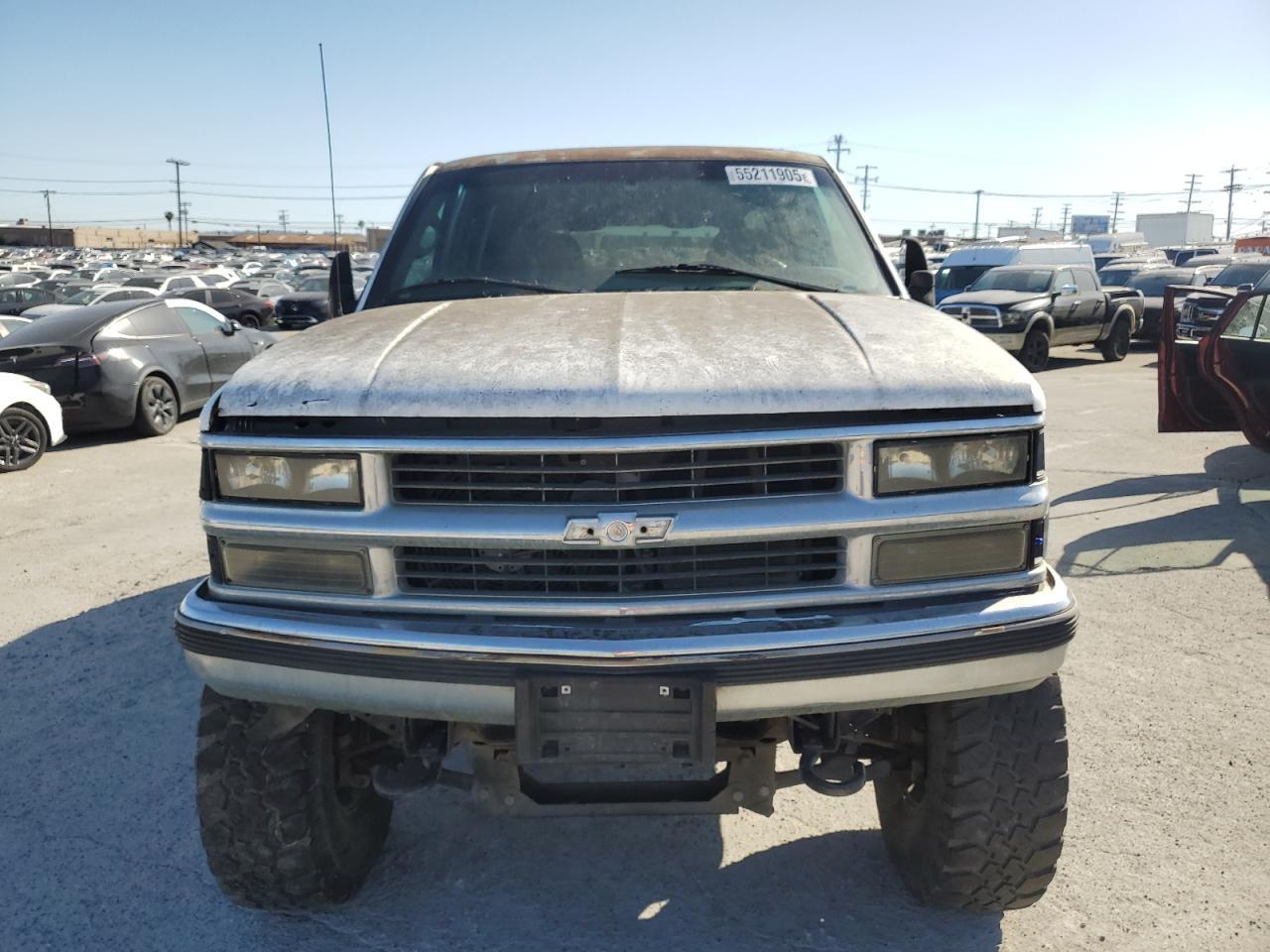 1999 Chevrolet Suburban K2500 - Фото 5