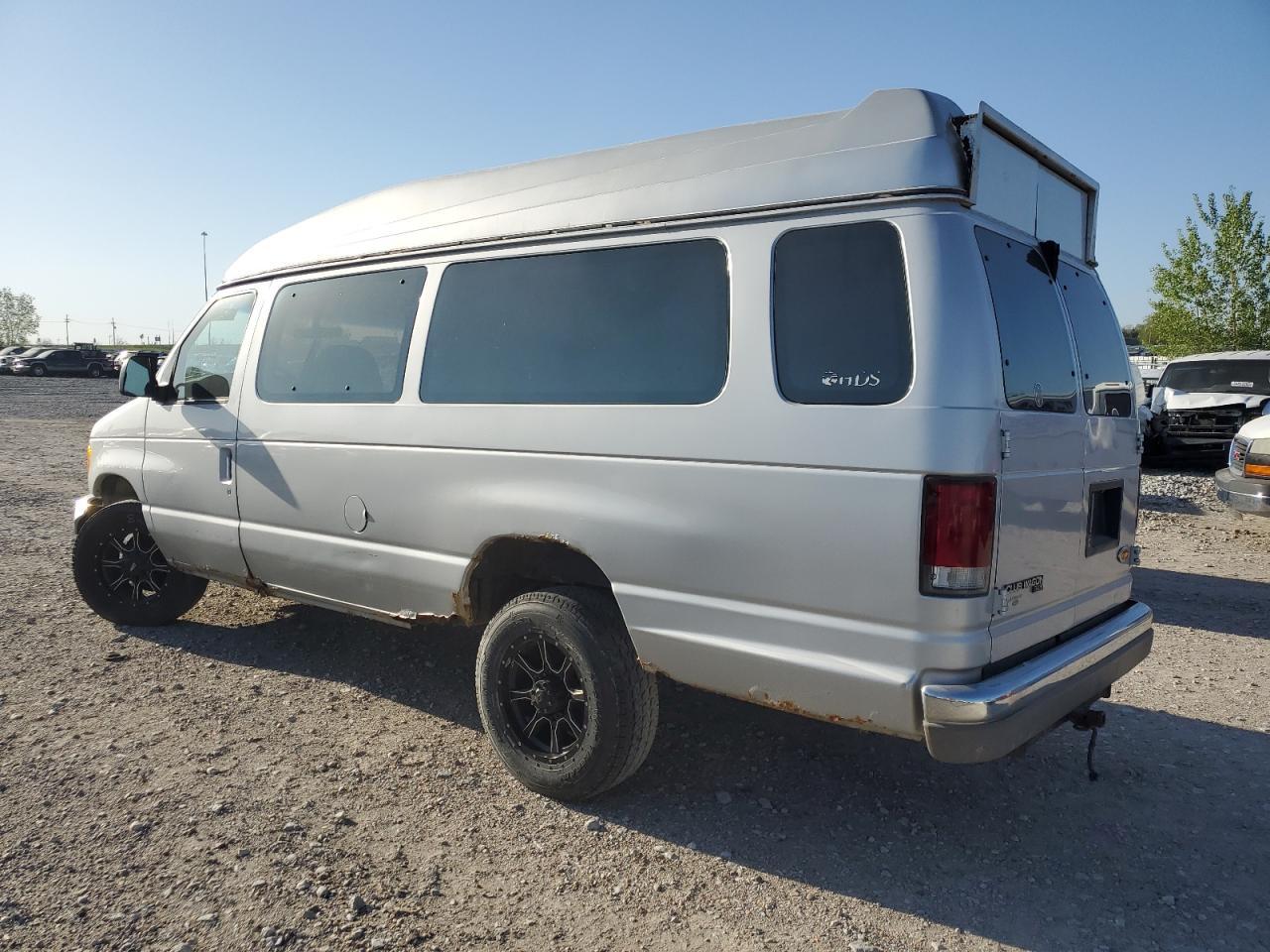 1996 Ford Econoline E350 Super Duty - Фото 2
