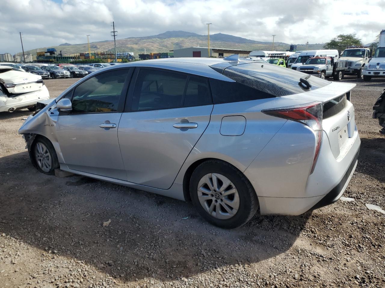 2017 Toyota Prius - Image 2