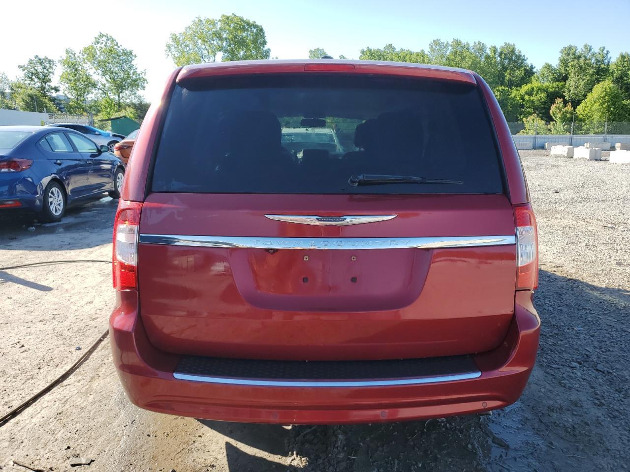 2011 Chrysler Town & Country Touring L - Фото 6