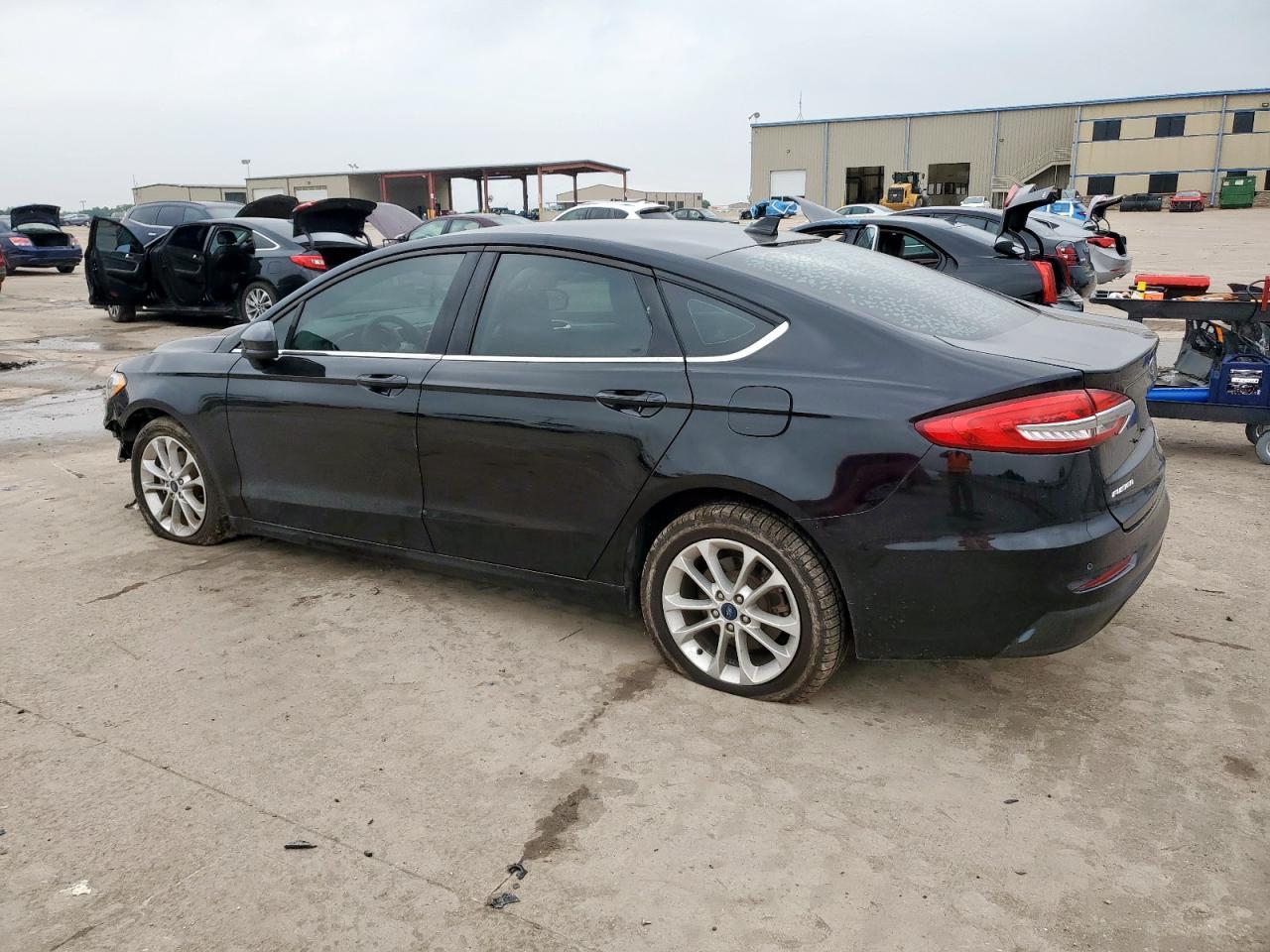 2020 Ford Fusion Se - Image 2