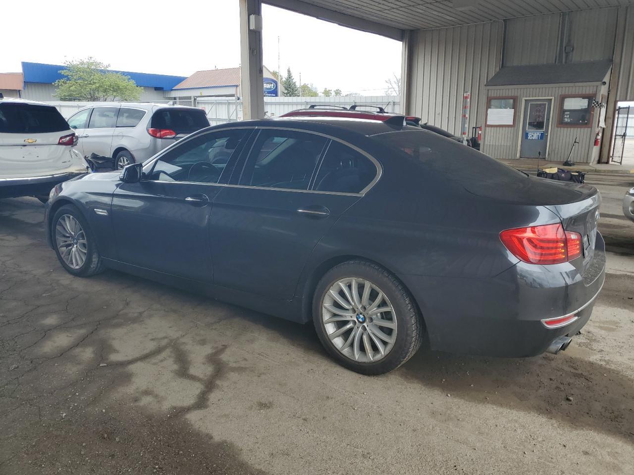 2016 BMW 528 I - Image 2