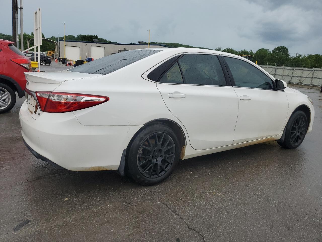 2015 Toyota Camry Le - Image 3