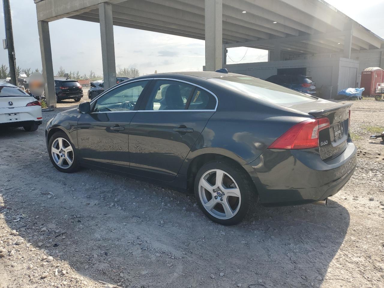 2013 Volvo S60 T5 - Image 2