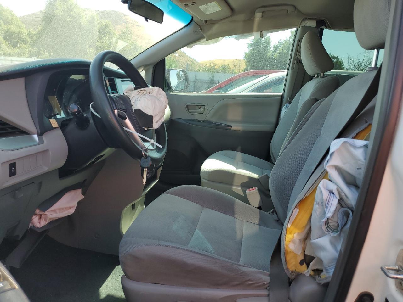 2015 Toyota Sienna - Фото 7