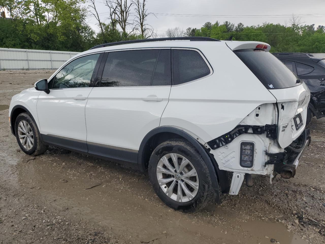 2018 Volkswagen Tiguan Se - Image 2