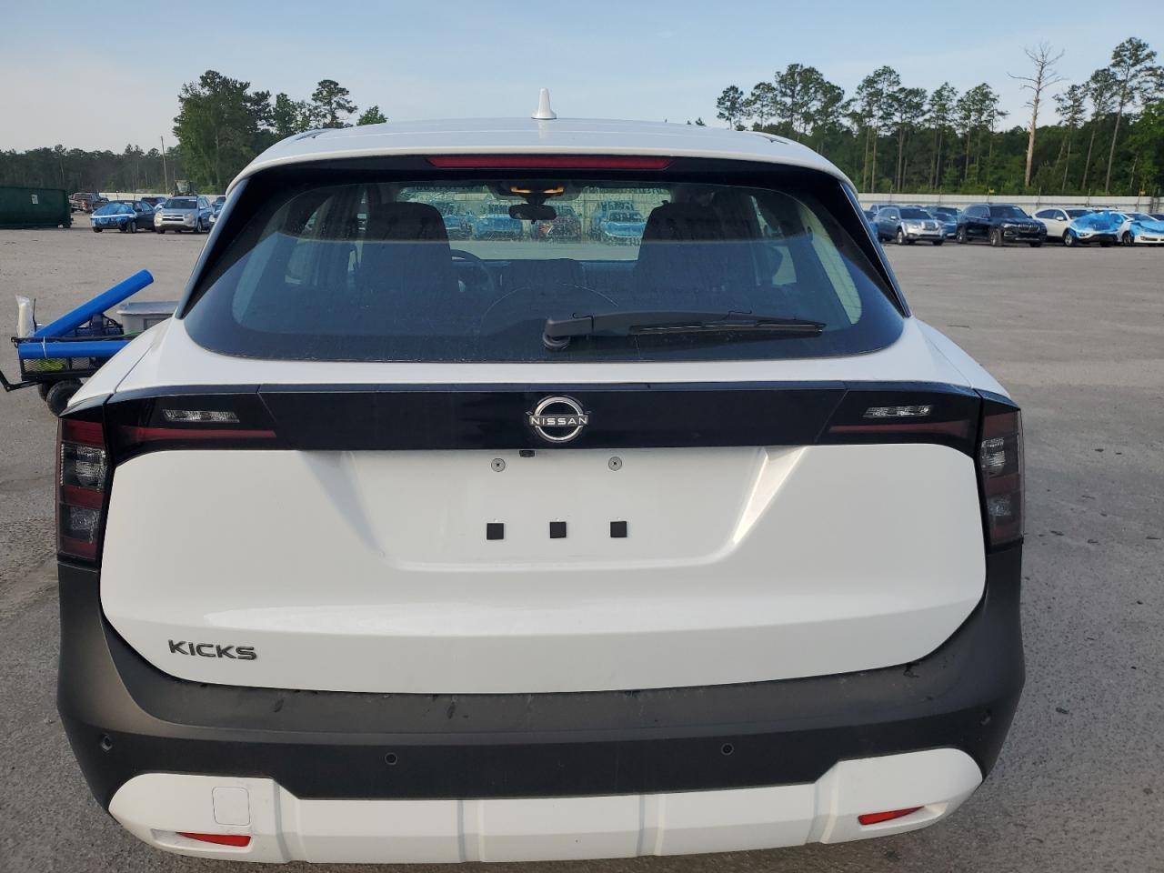 2025 Nissan Kicks S - Image 6
