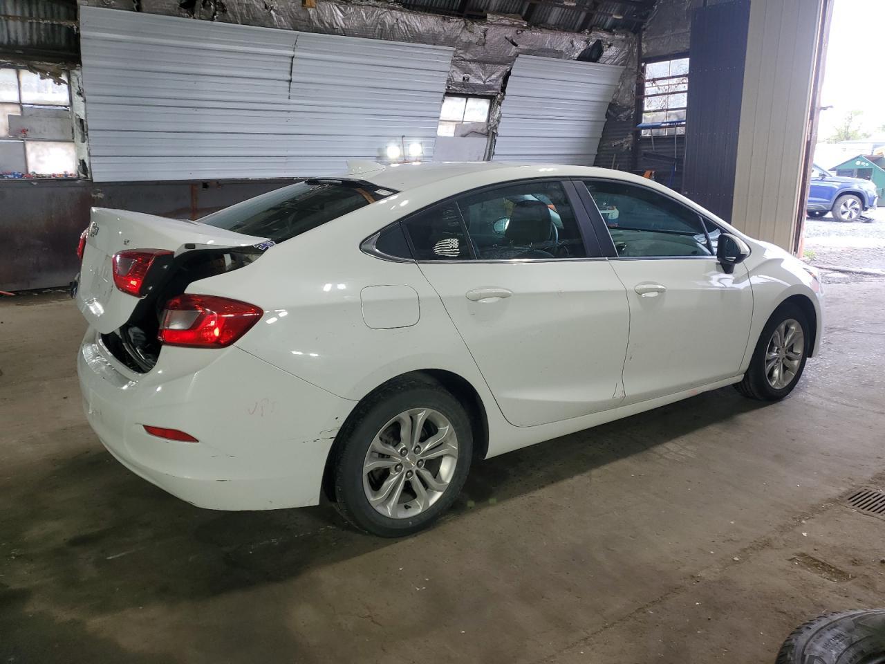 2019 Chevrolet Cruze Lt - Image 3
