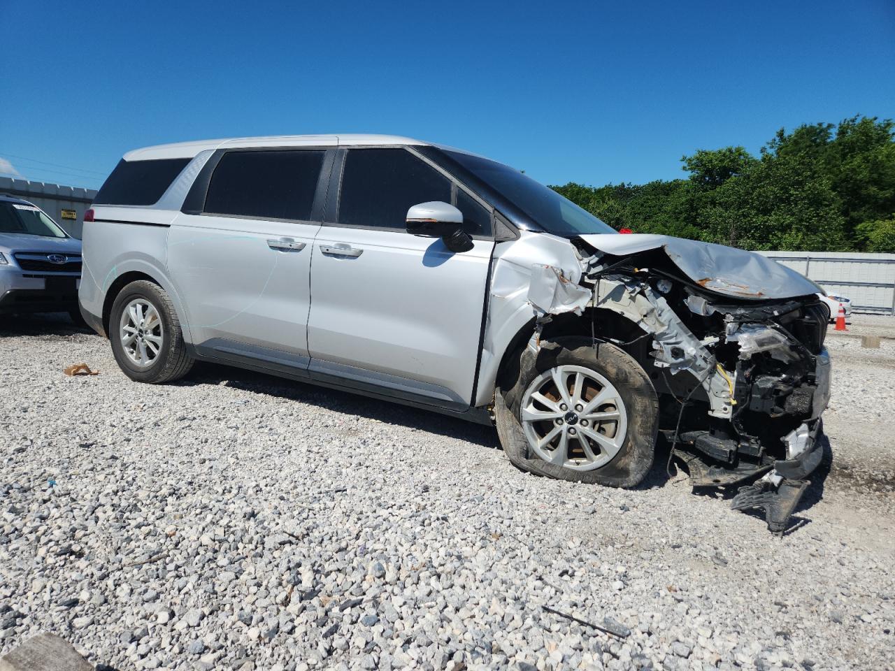 2022 Kia Carnival Lx - Фото 4