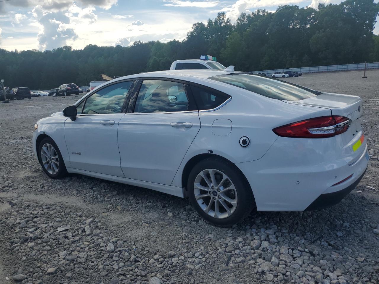 2019 Ford Fusion Se - Image 2