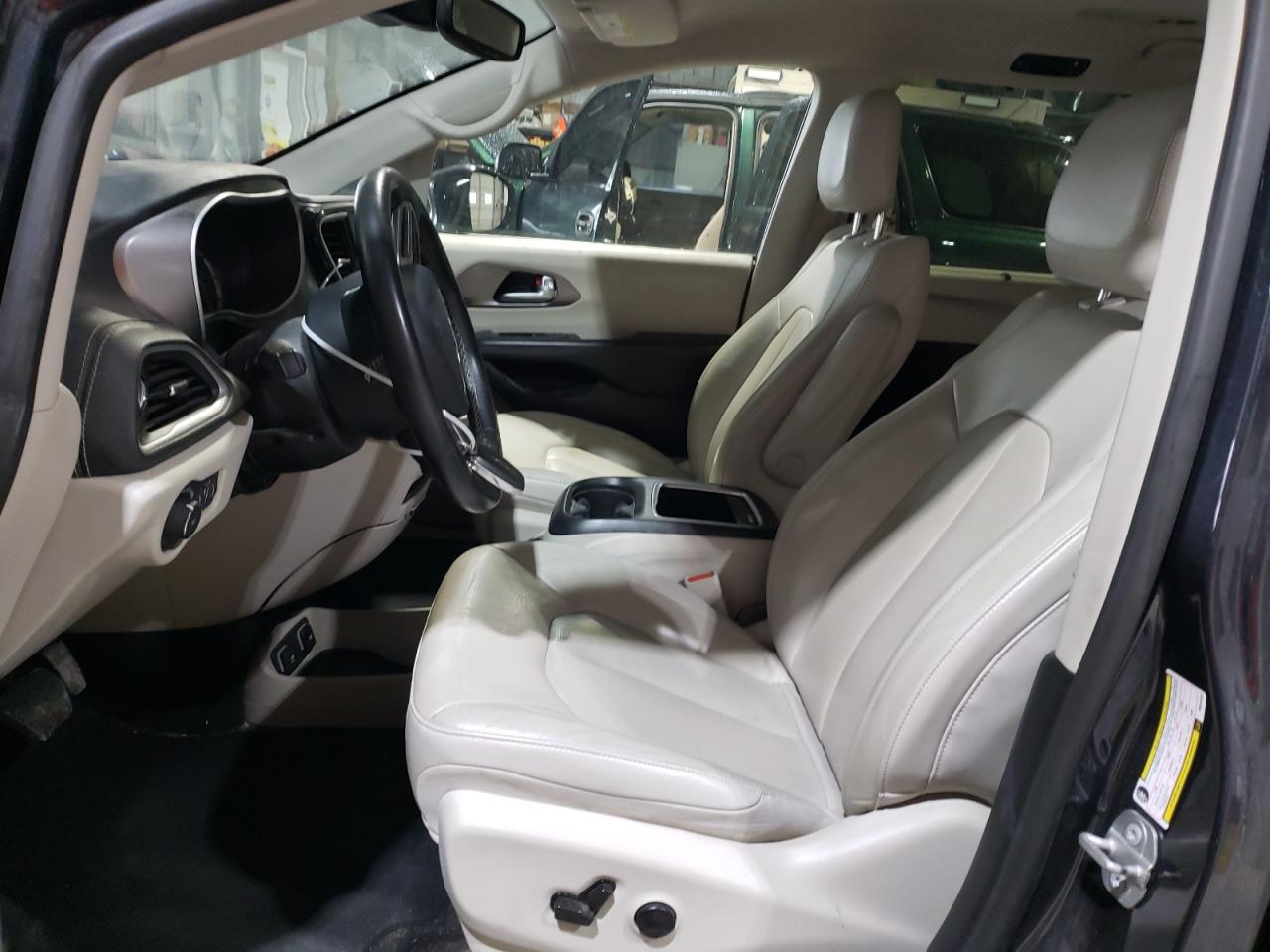 2021 Chrysler Pacifica Hybrid Touring L - Фото 7