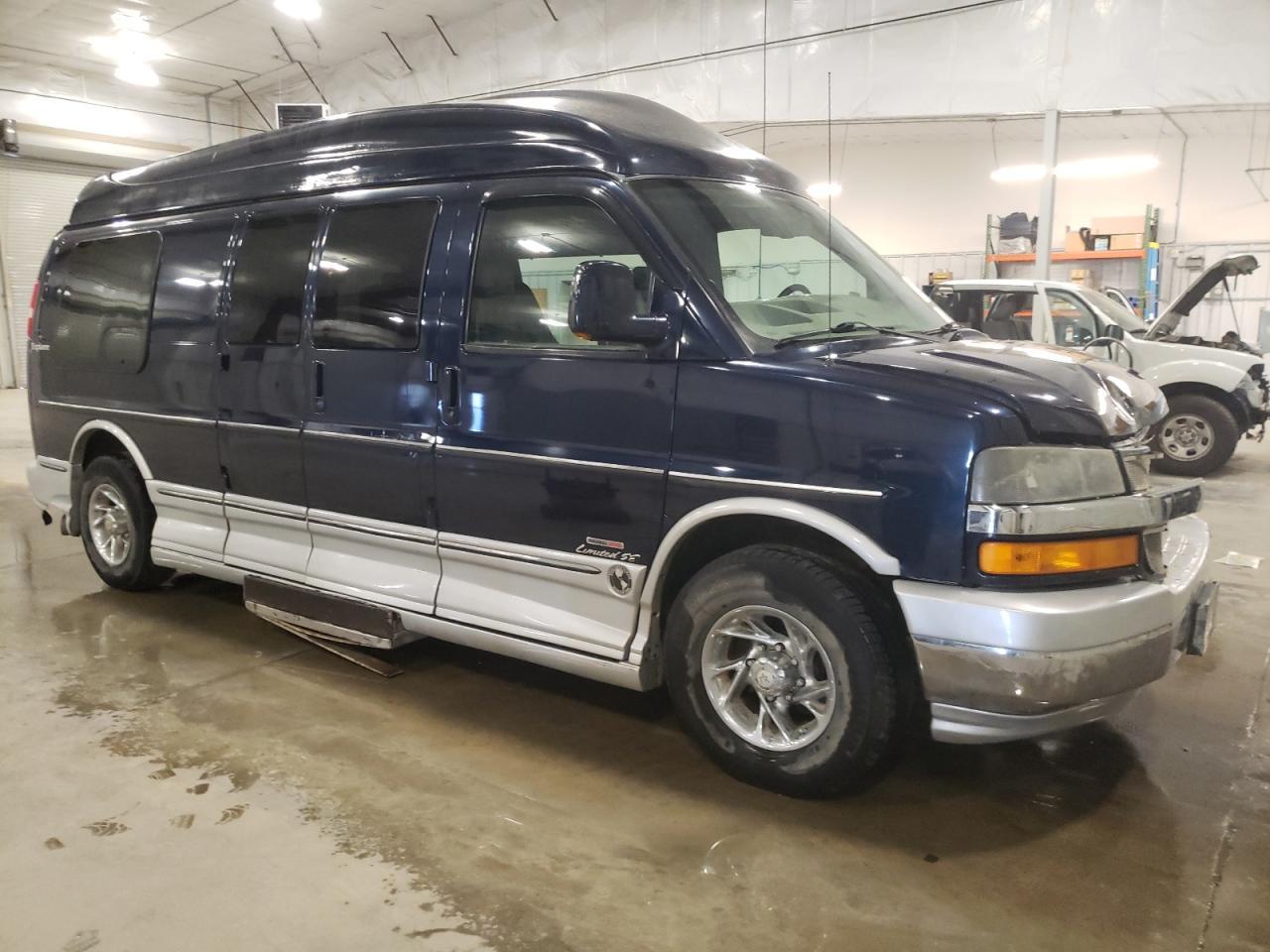 2008 Chevrolet Express G2500 - Image 4