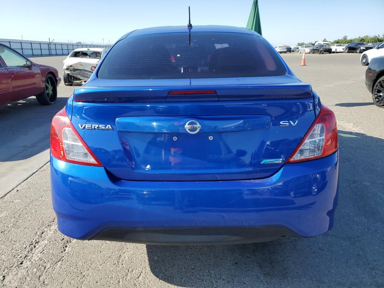 2016 Nissan Versa S - Фото 6