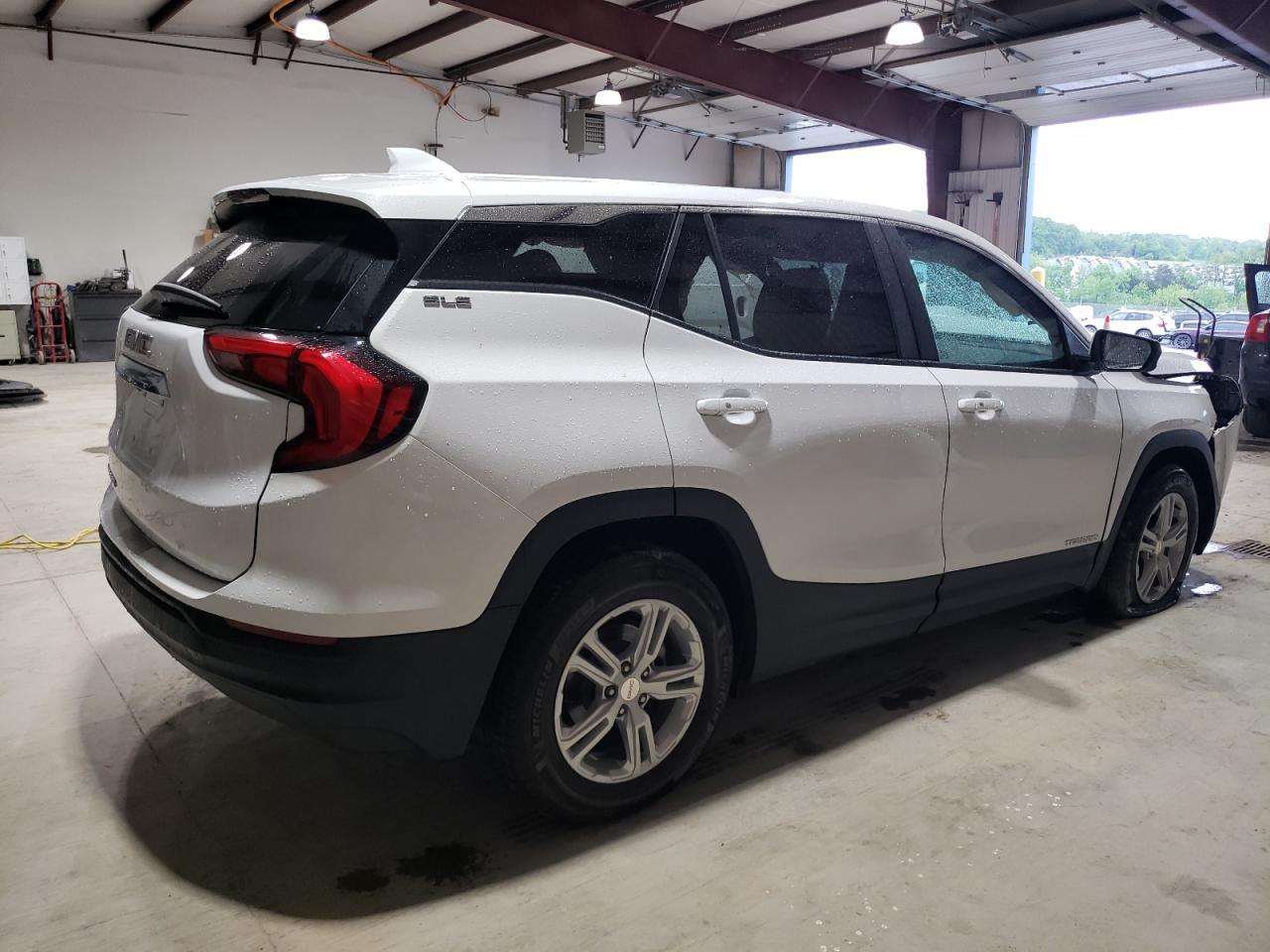 2021 GMC Terrain Sle - Image 3