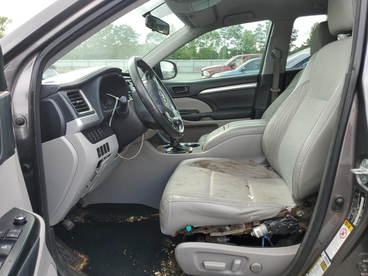 2015 Toyota Highlander Le - Фото 7