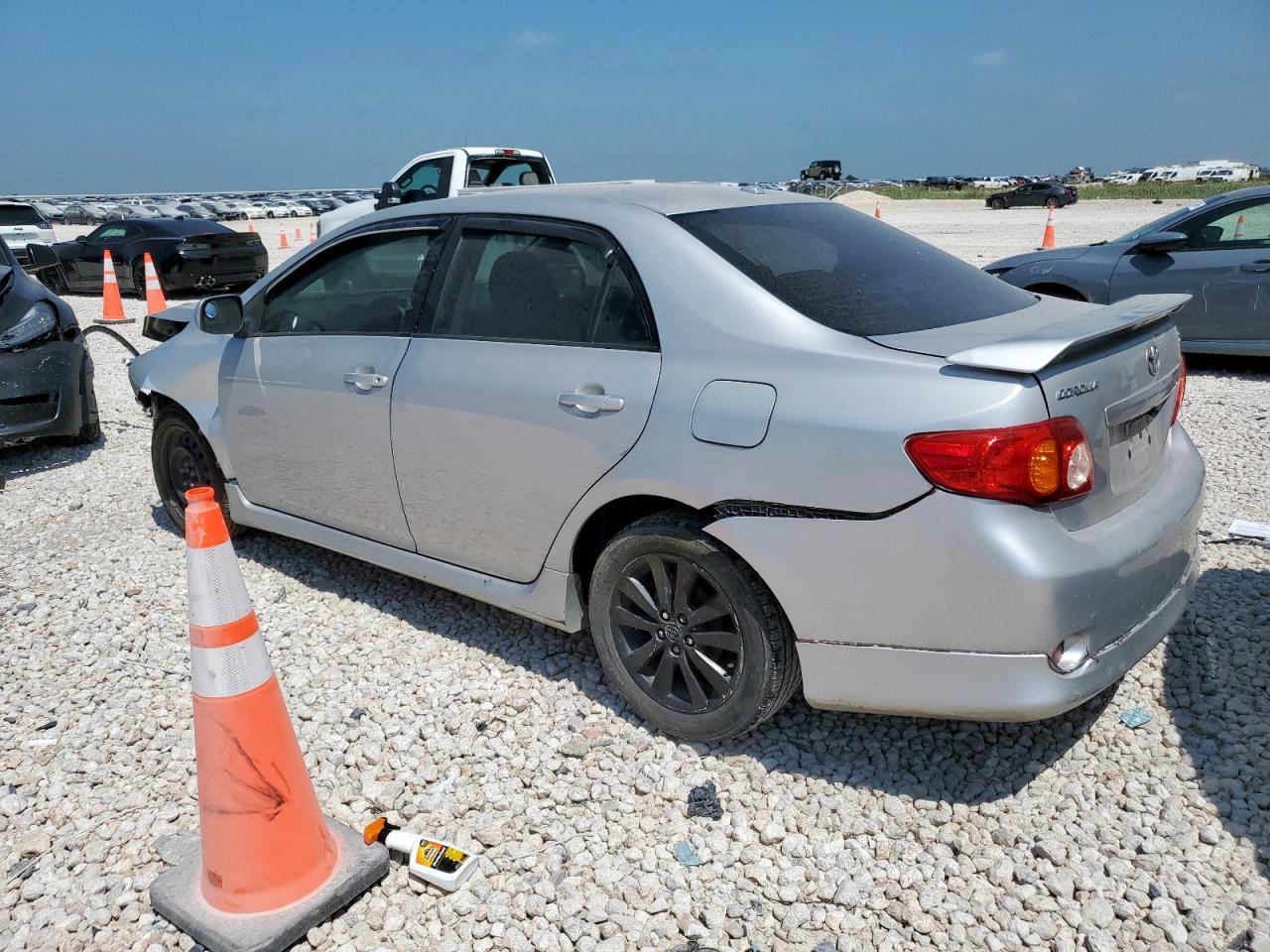 2010 Toyota Corolla - Фото 2