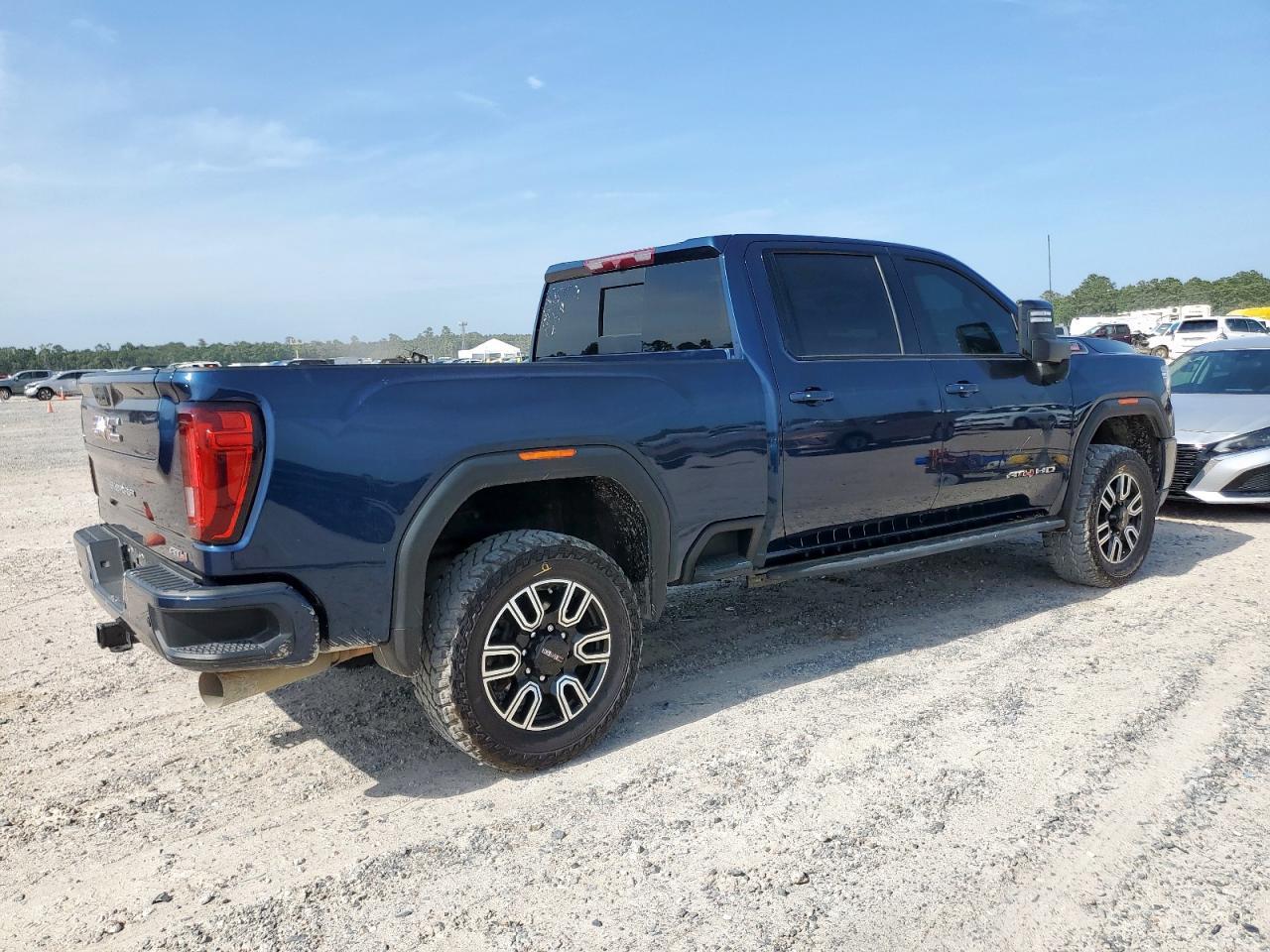 2022 GMC Sierra K2500 At4 - Фото 3