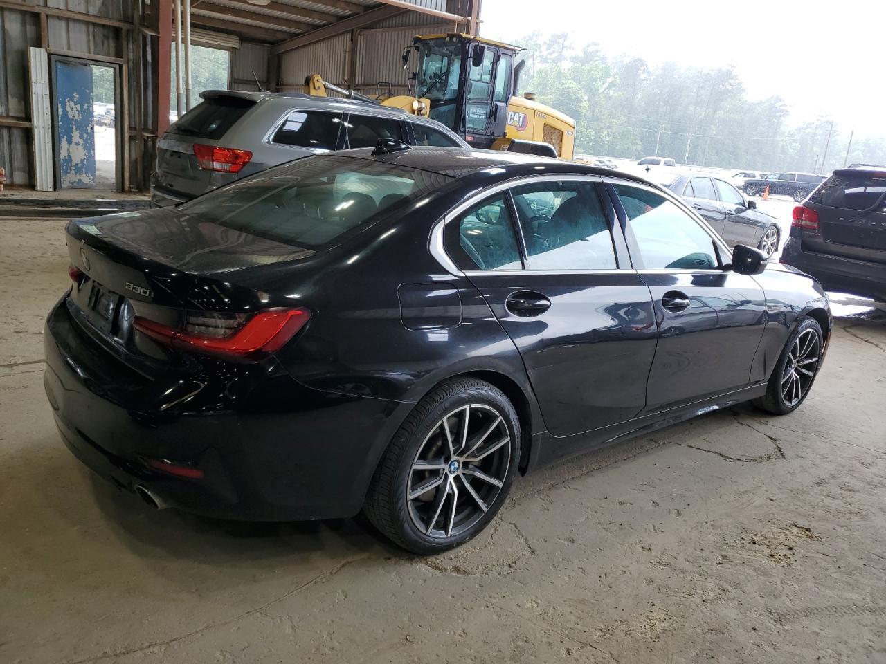 2020 BMW 330Xi - Фото 3