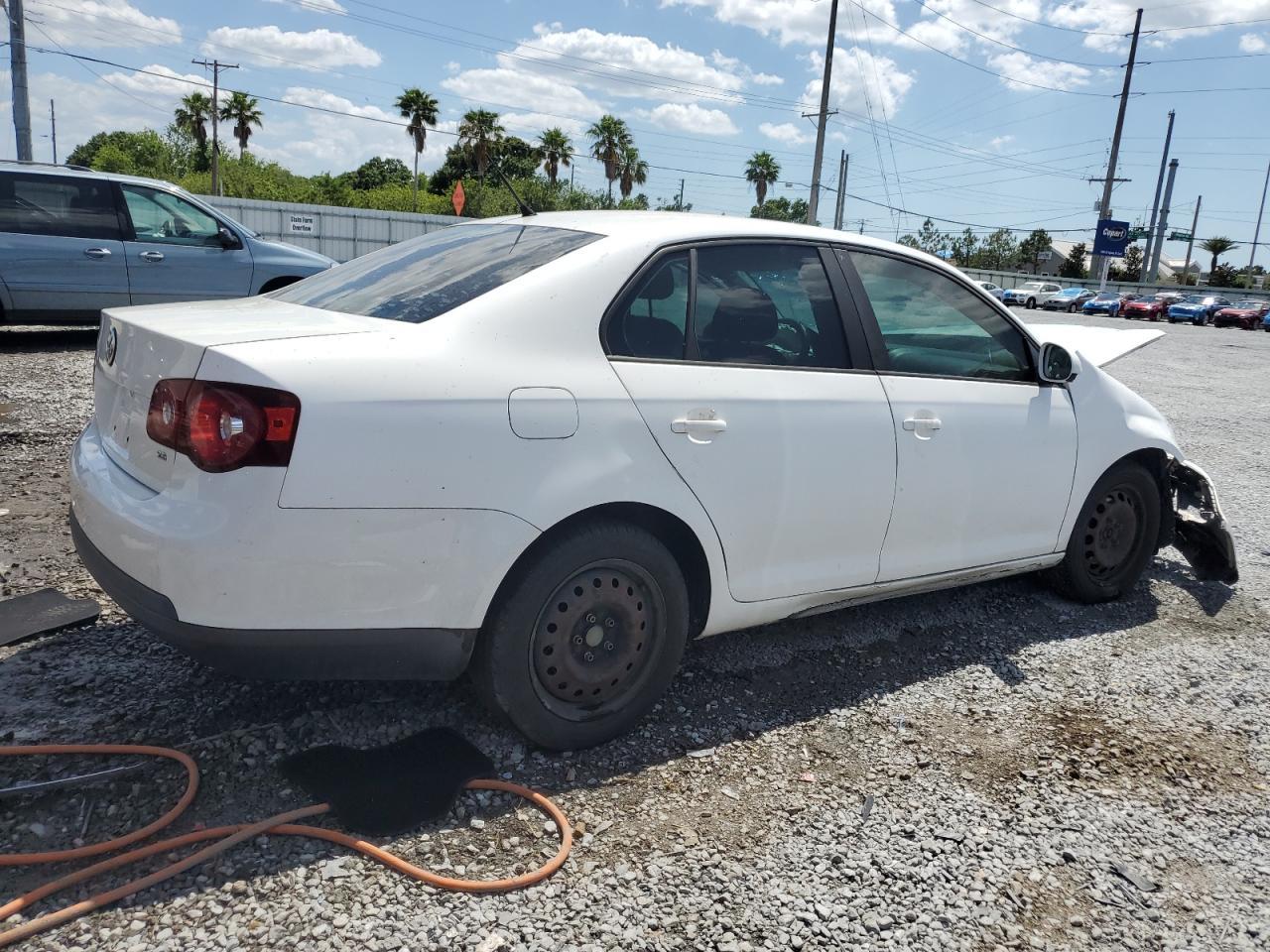 2010 Volkswagen Jetta S - Фото 3