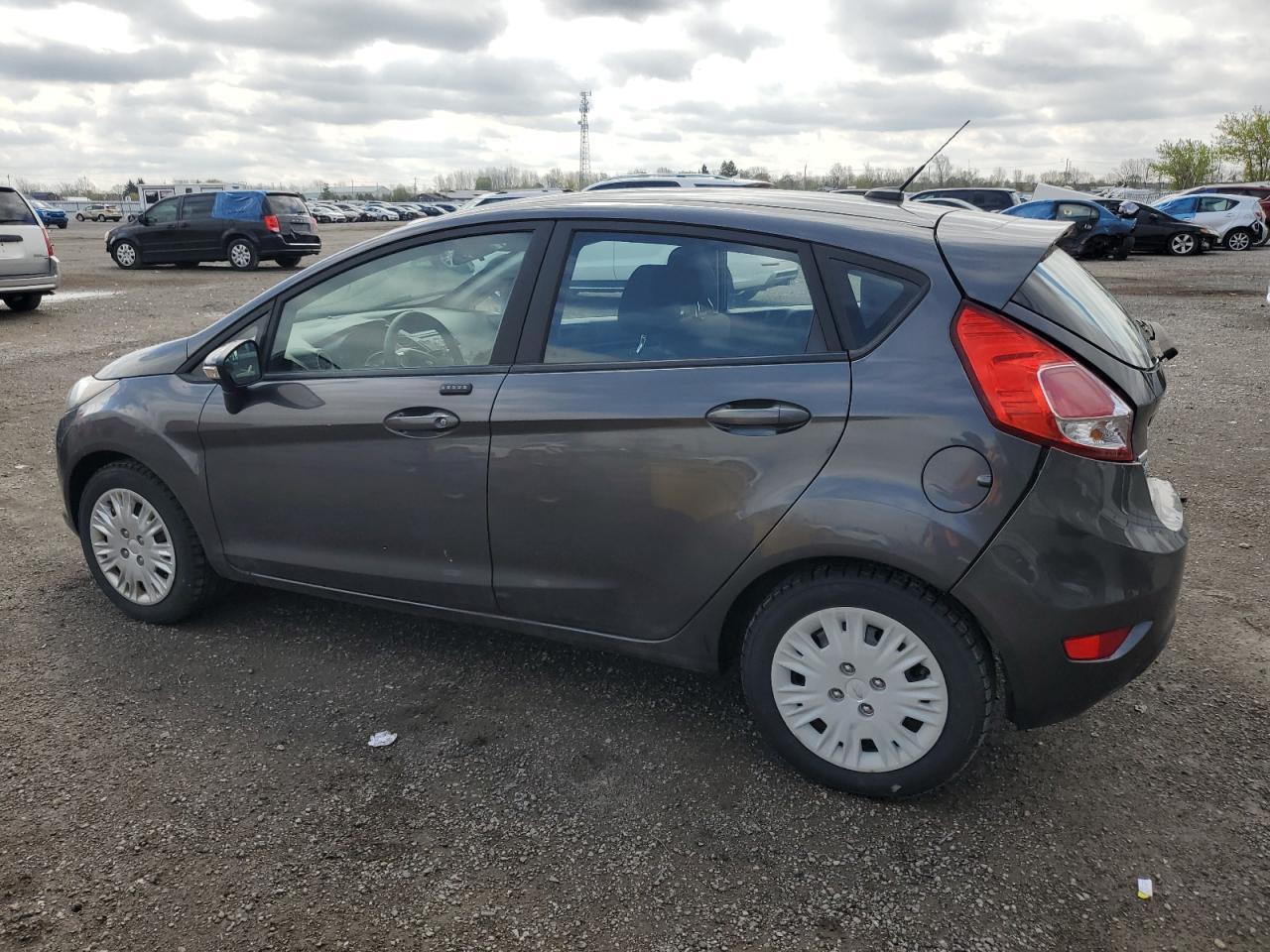 2017 Ford Fiesta Se - Image 2