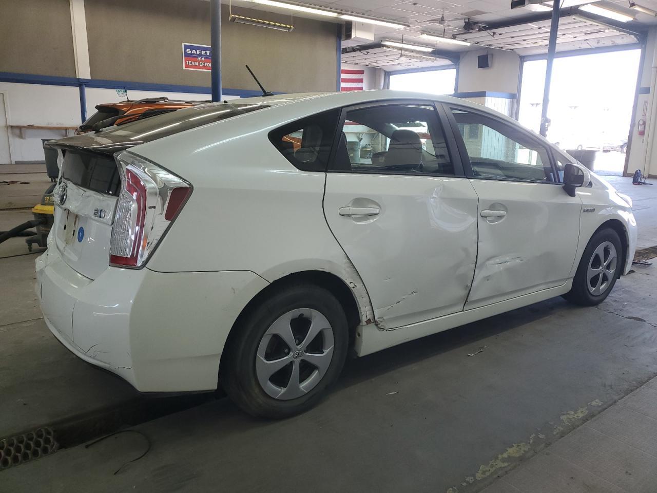 2013 Toyota Prius - Image 3