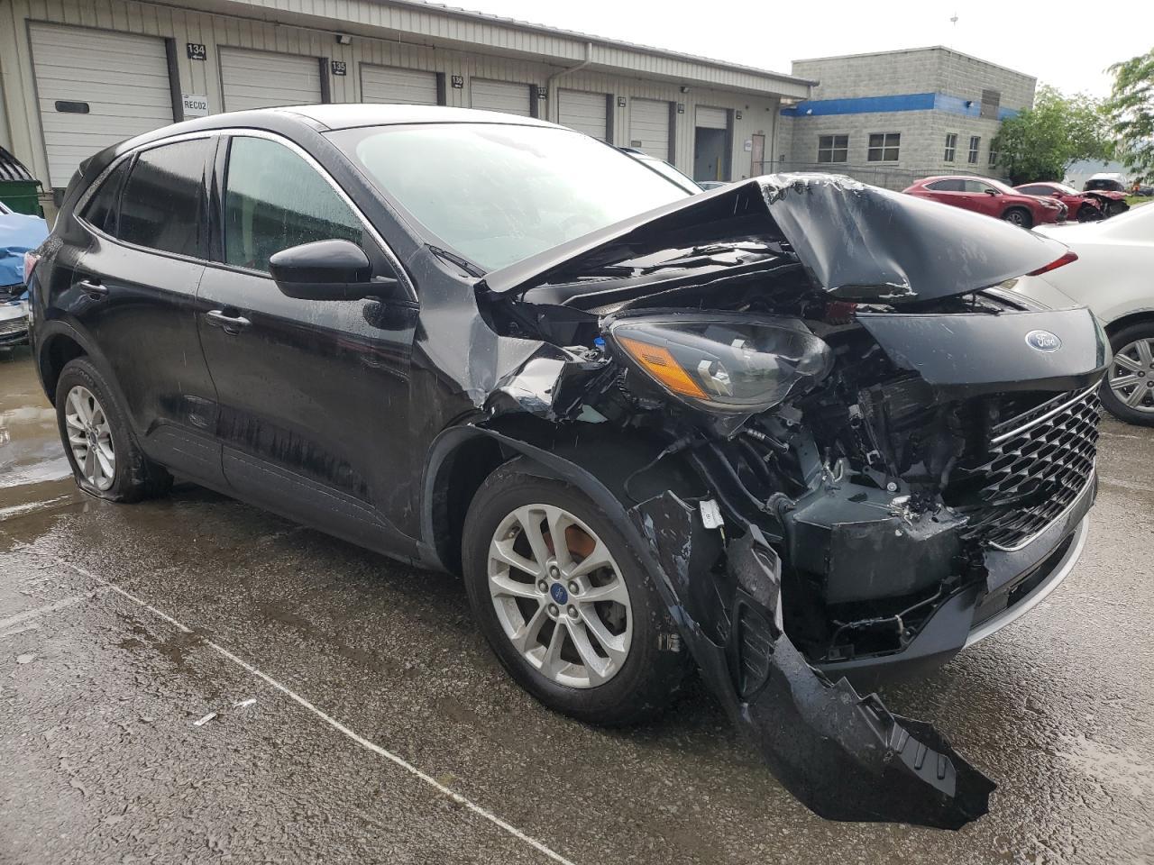 2020 Ford Escape Se - Фото 4