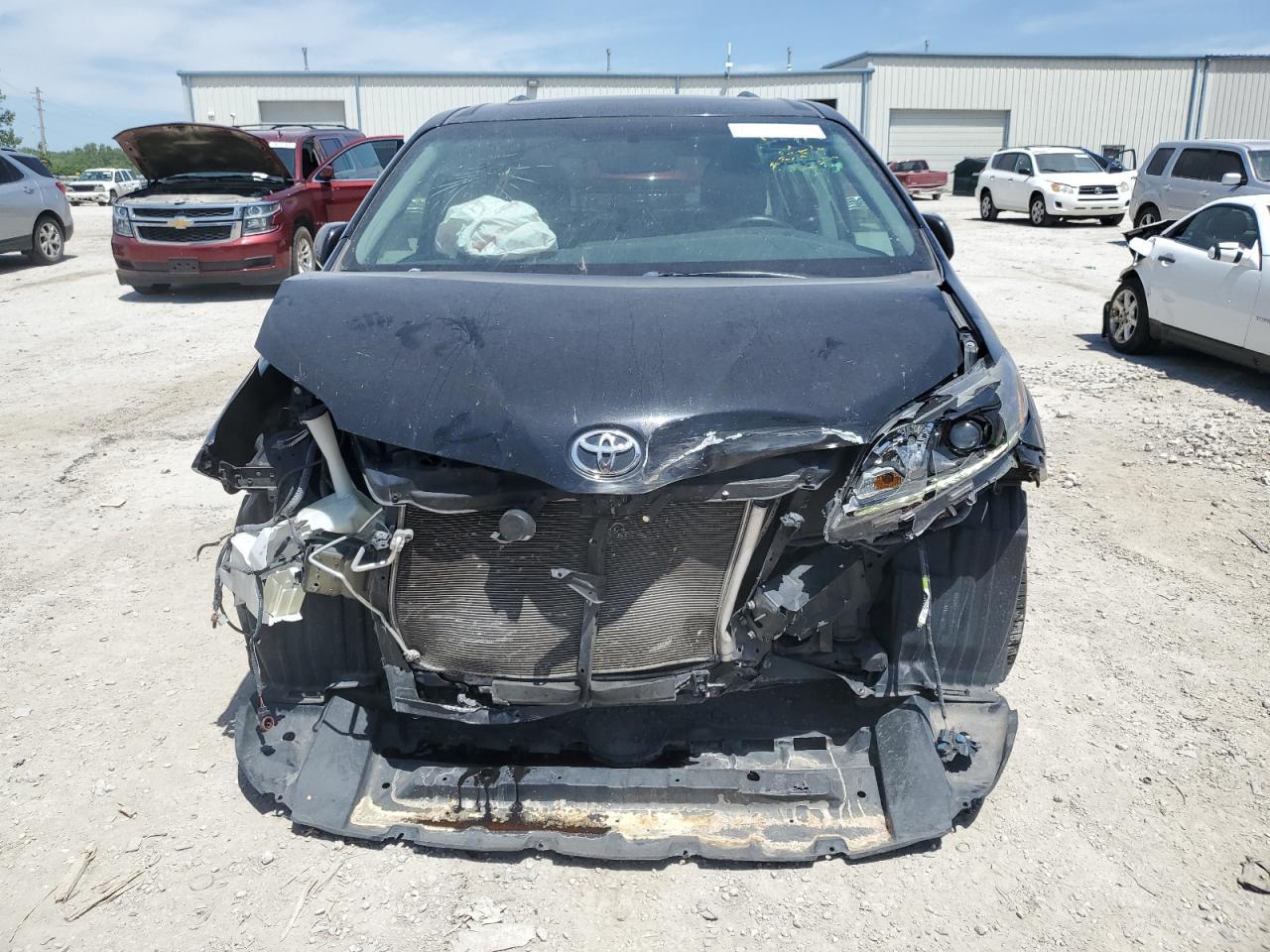 2015 Toyota Sienna Sport - Фото 5