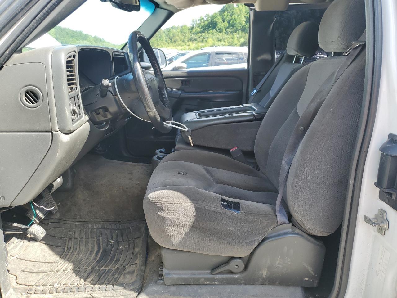 2005 GMC New Sierra C1500 - Фото 7