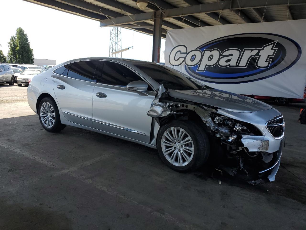2018 Buick Lacrosse Premium - Image 4