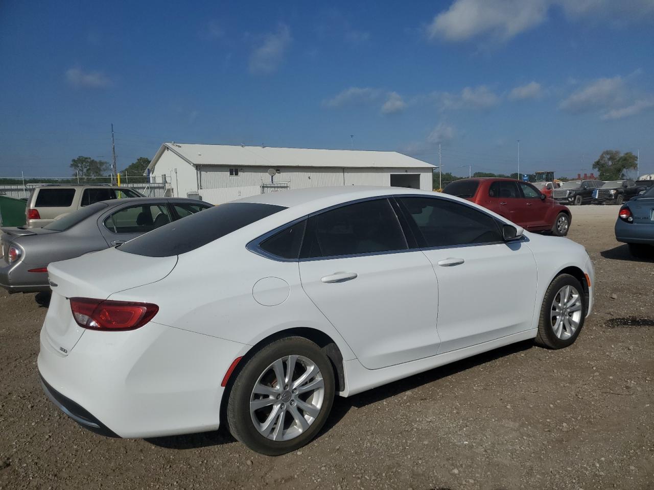 2016 Chrysler 200 Limited - Фото 3