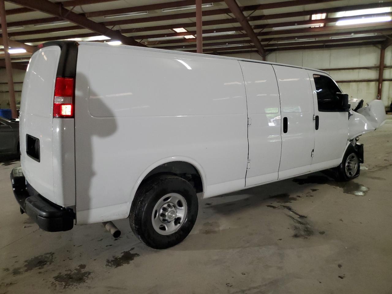2020 Chevrolet Express G2500 - Фото 3