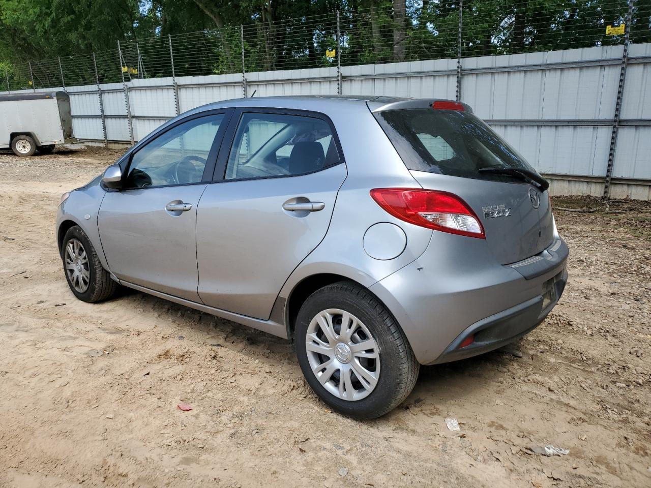 2011 Mazda Mazda2 - Image 2