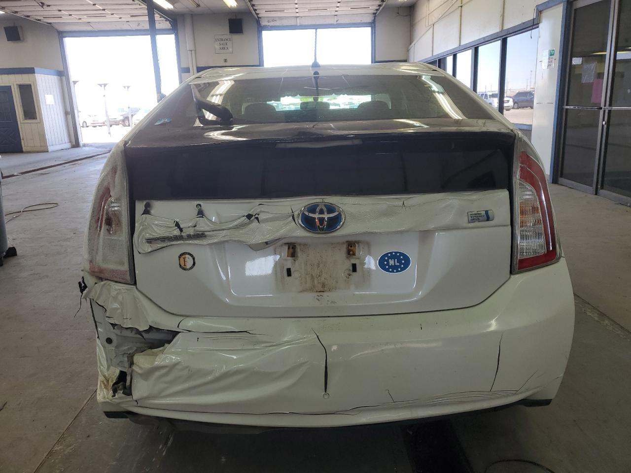 2013 Toyota Prius - Image 6