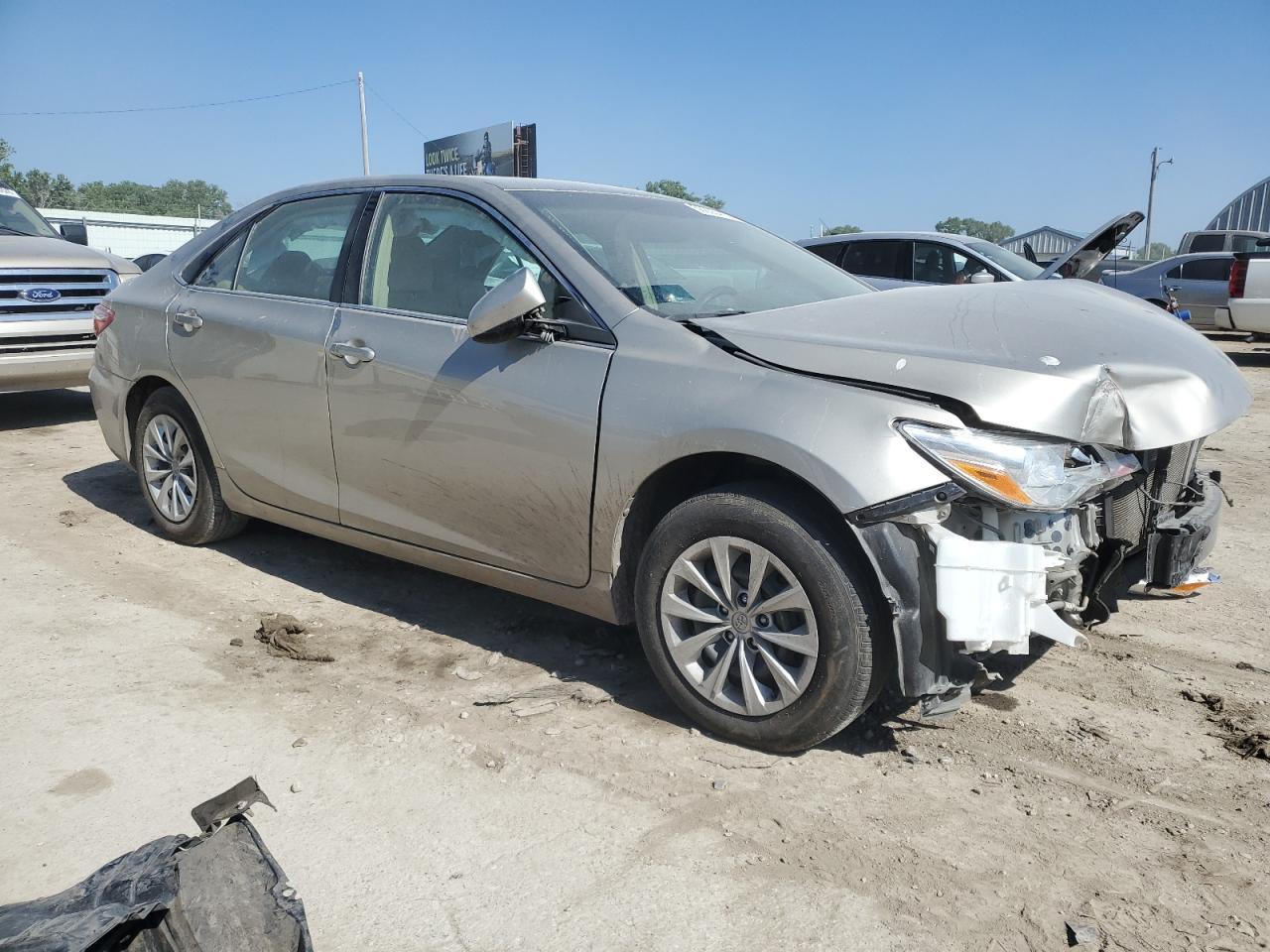 2015 Toyota Camry Le - Image 4