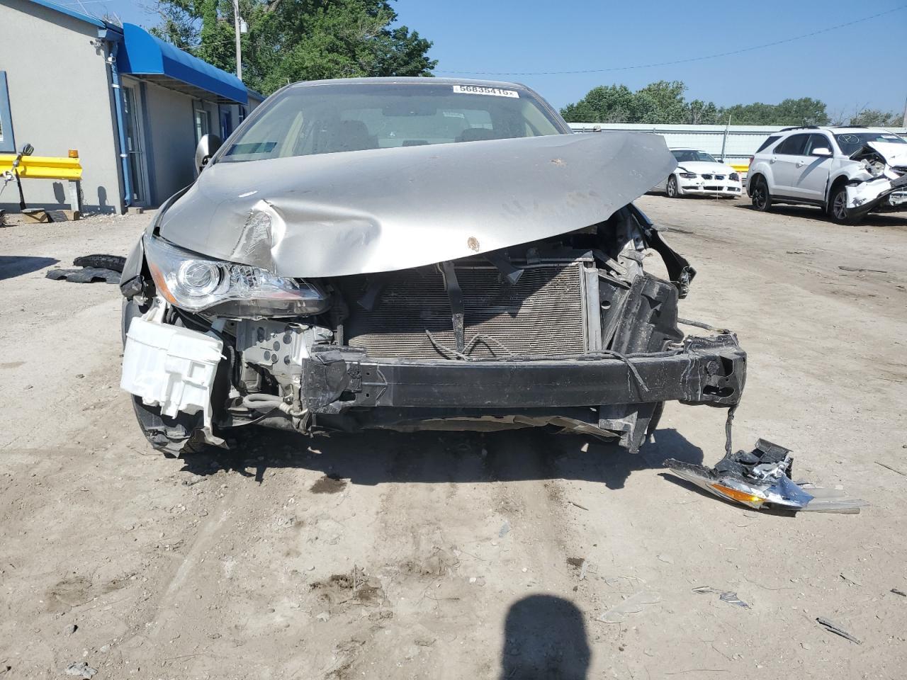 2015 Toyota Camry Le - Image 5