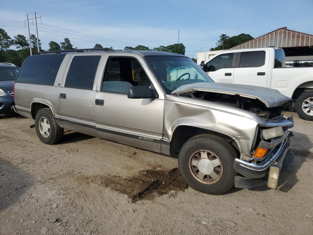 1999 Chevrolet Suburban C1500 - Фото 4