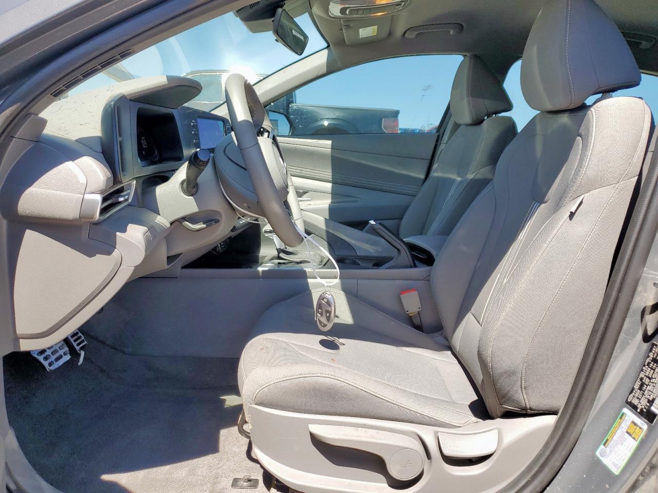 2025 Hyundai Elantra Sel Sport - Фото 7