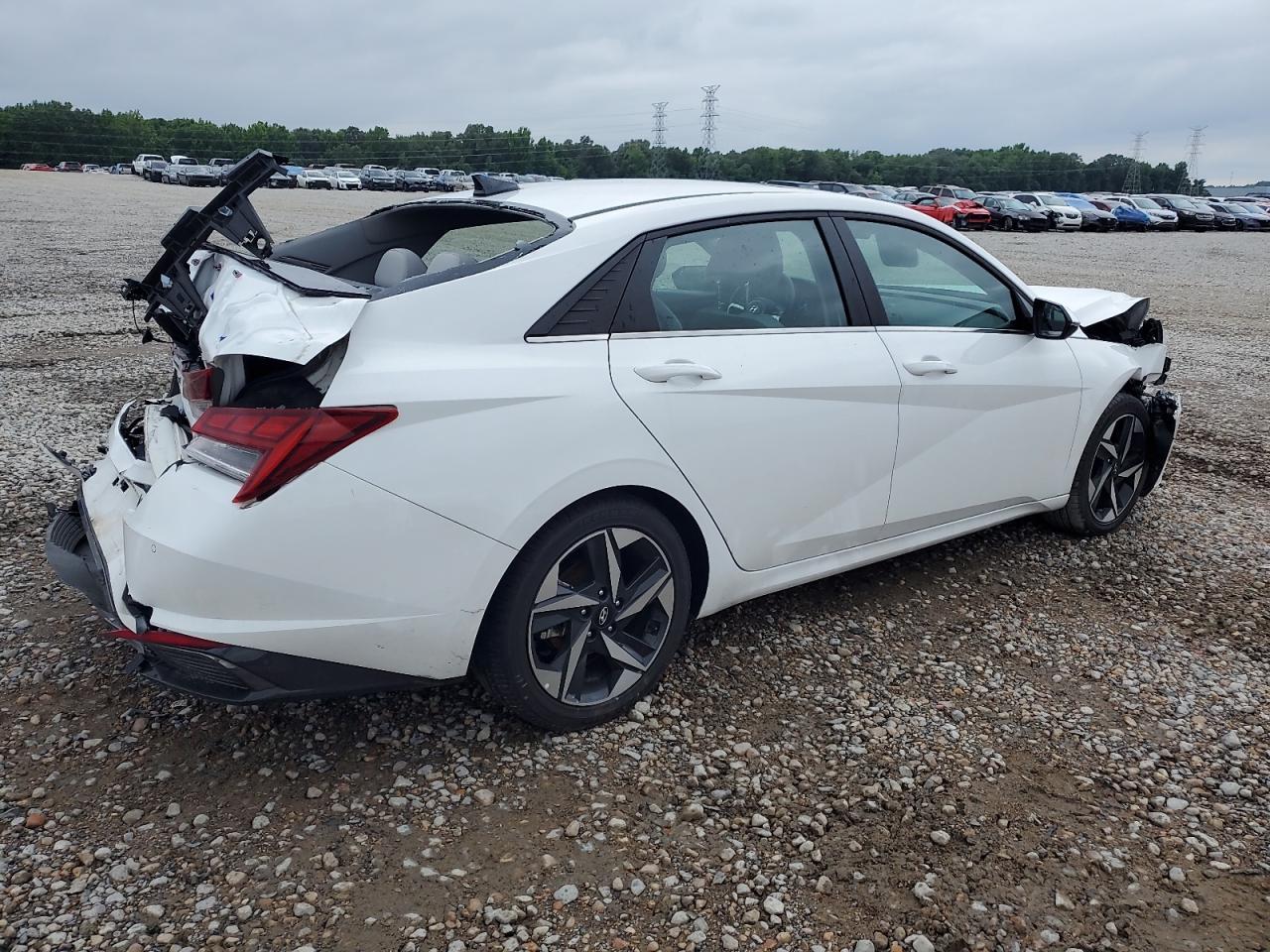 2023 Hyundai Elantra Limited - Фото 3