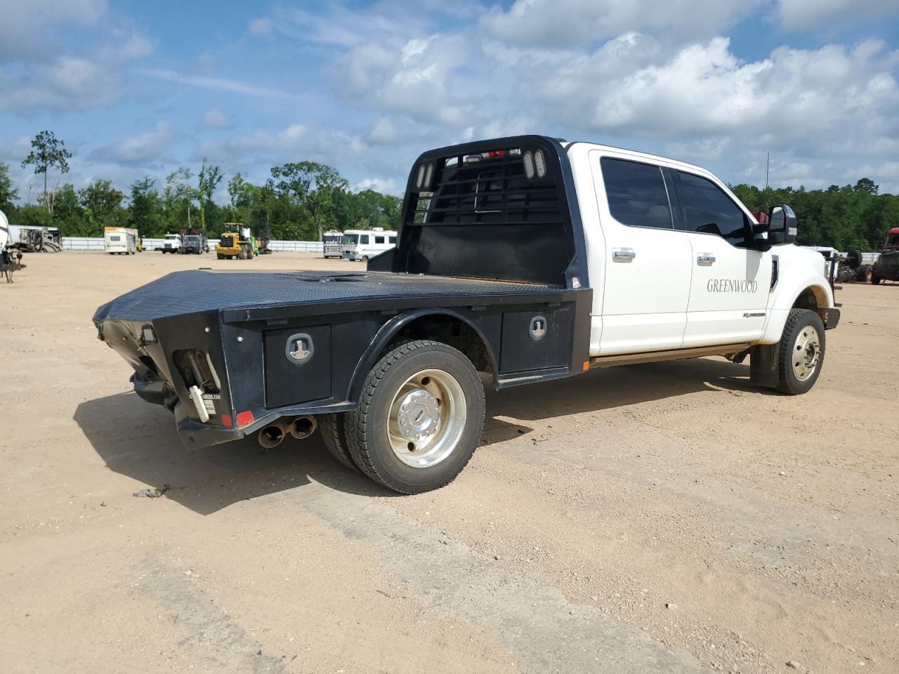 2021 Ford F450 Super Duty - Image 3