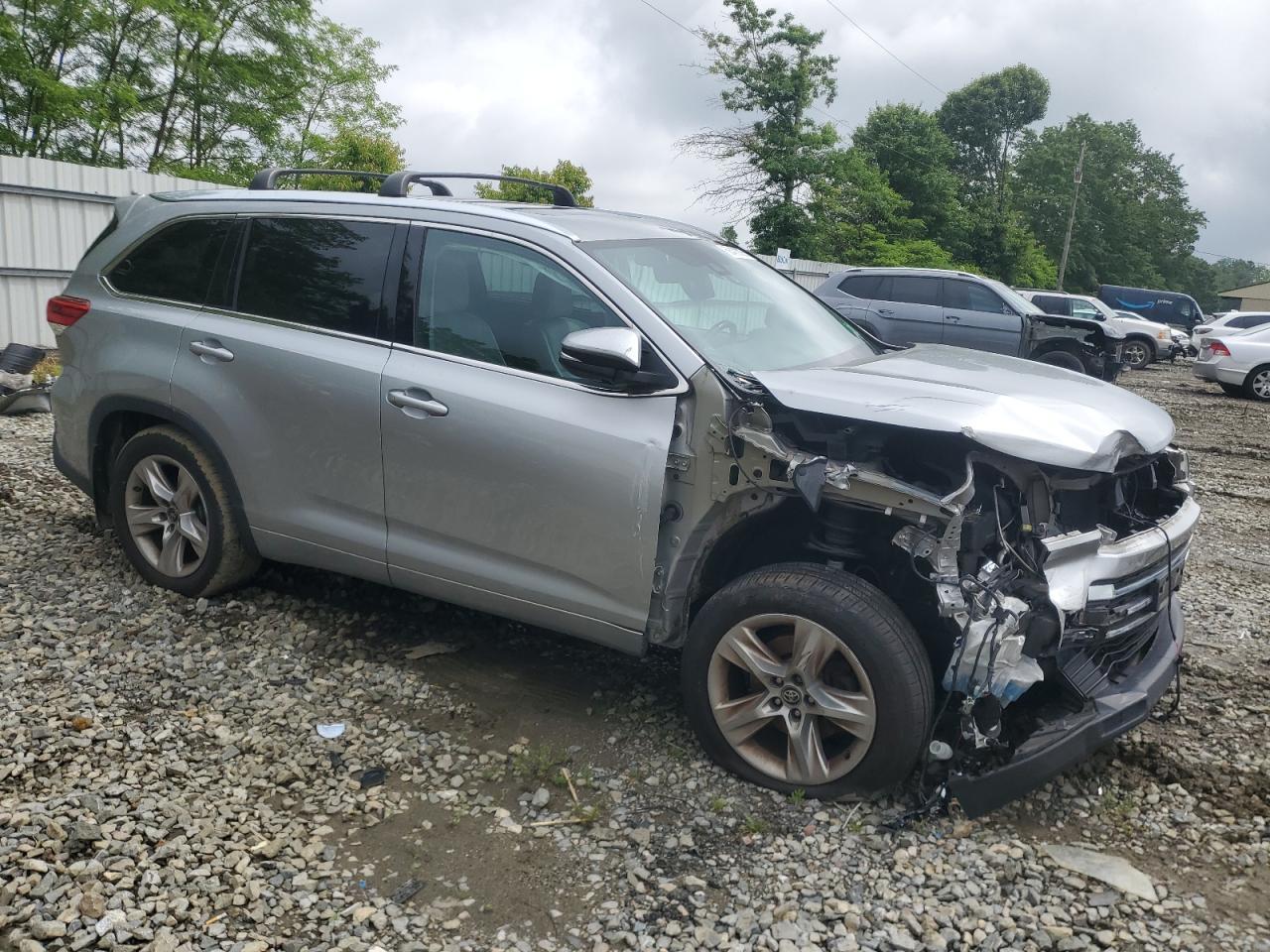 2017 Toyota Highlander Limited - Image 4