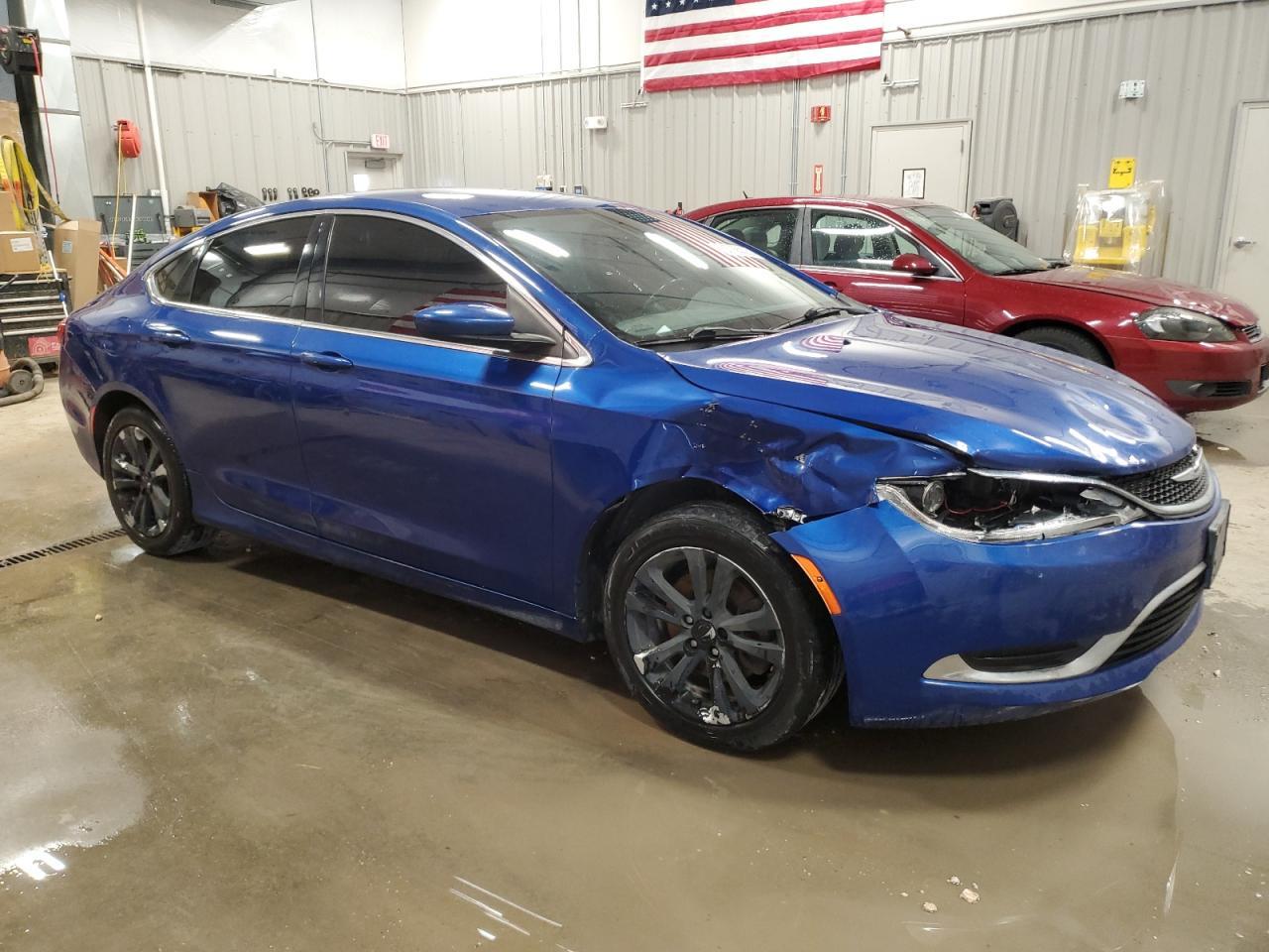 2015 Chrysler 200 Limited - Фото 4