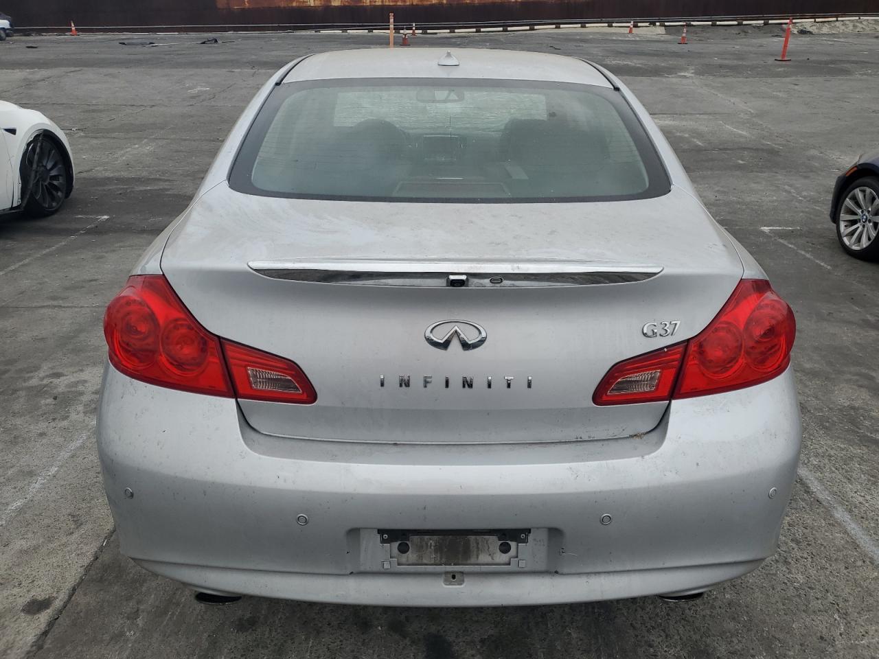 2011 Infiniti G37 Base - Image 6