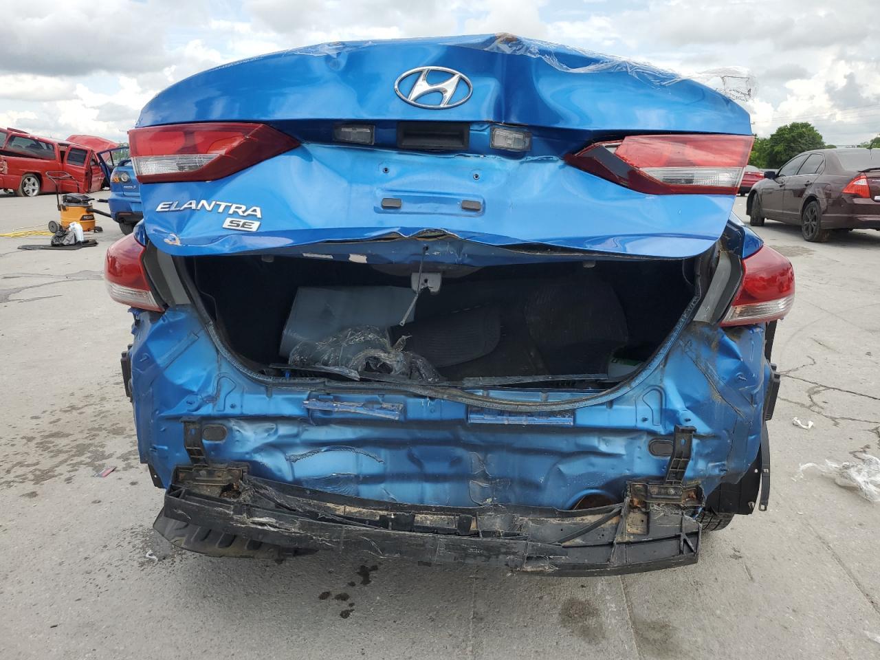 2017 Hyundai Elantra Se - Image 6