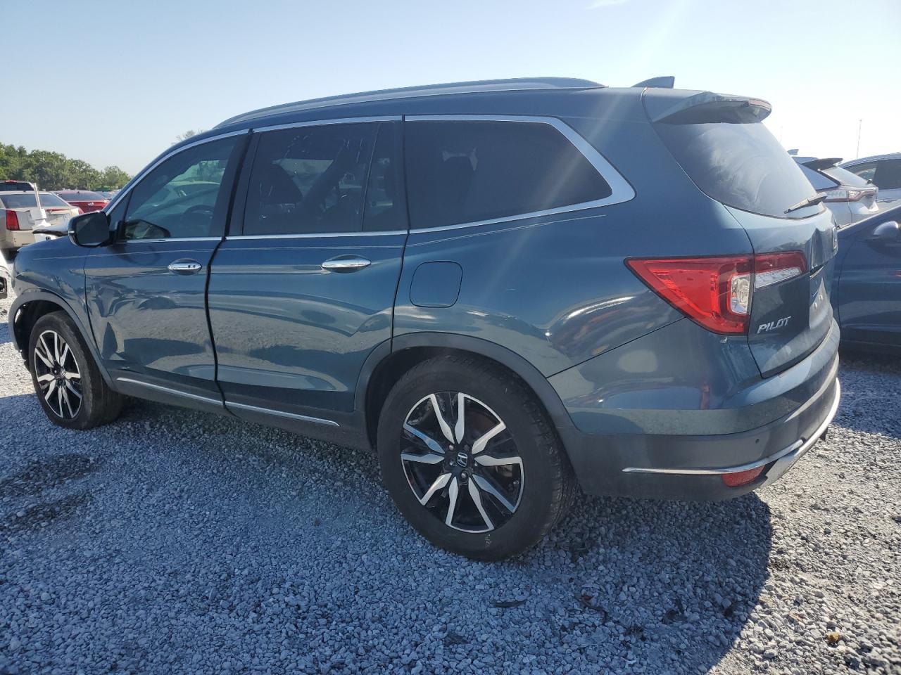 2019 Honda Pilot Elite - Image 2
