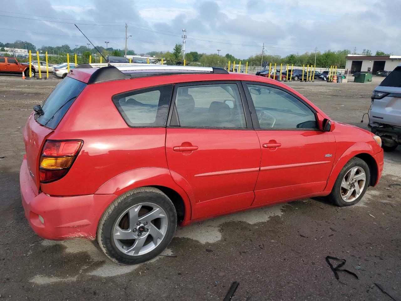 2005 Pontiac Vibe - Image 3