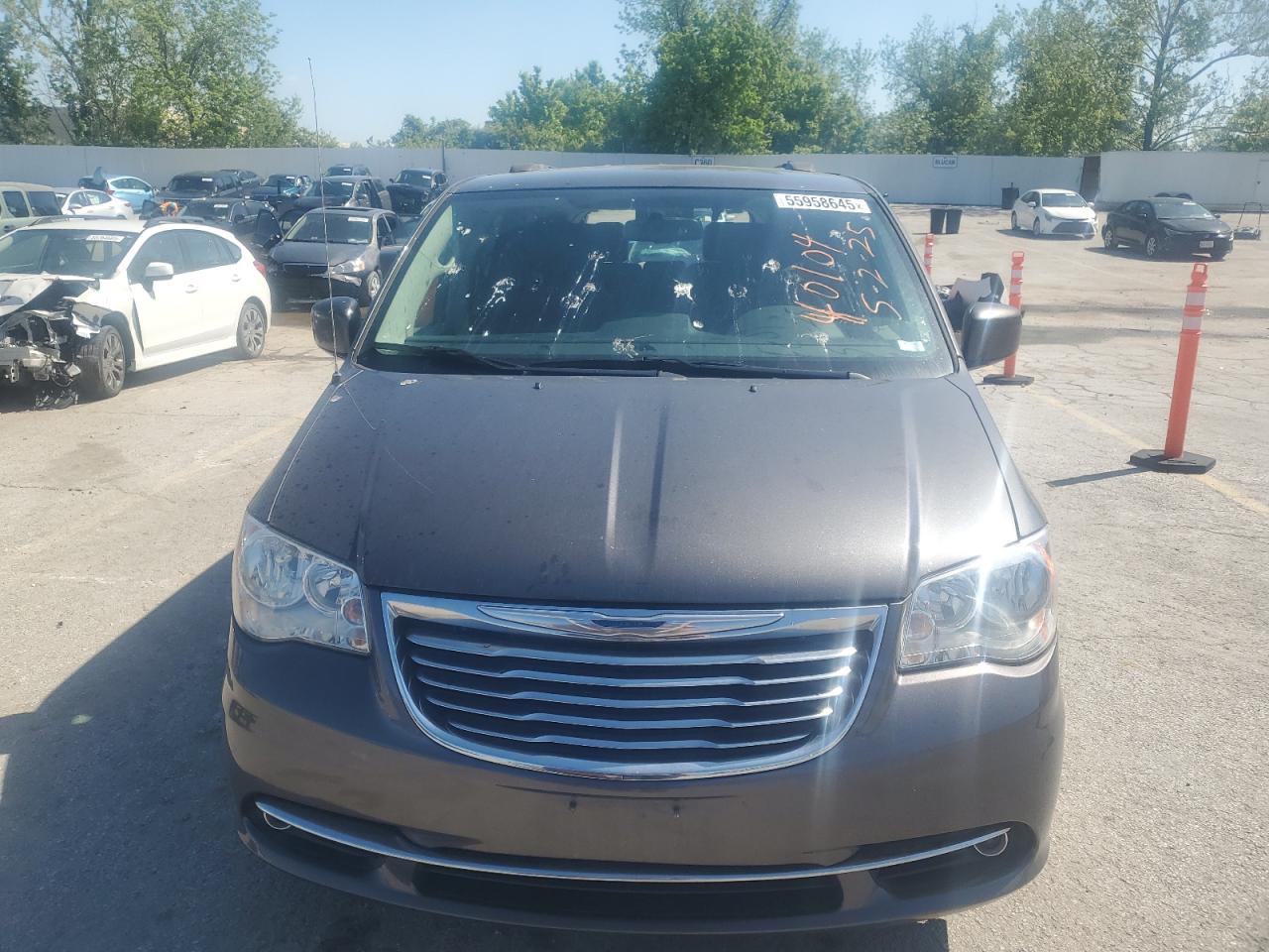 2015 Chrysler Town & Country Touring - Фото 5