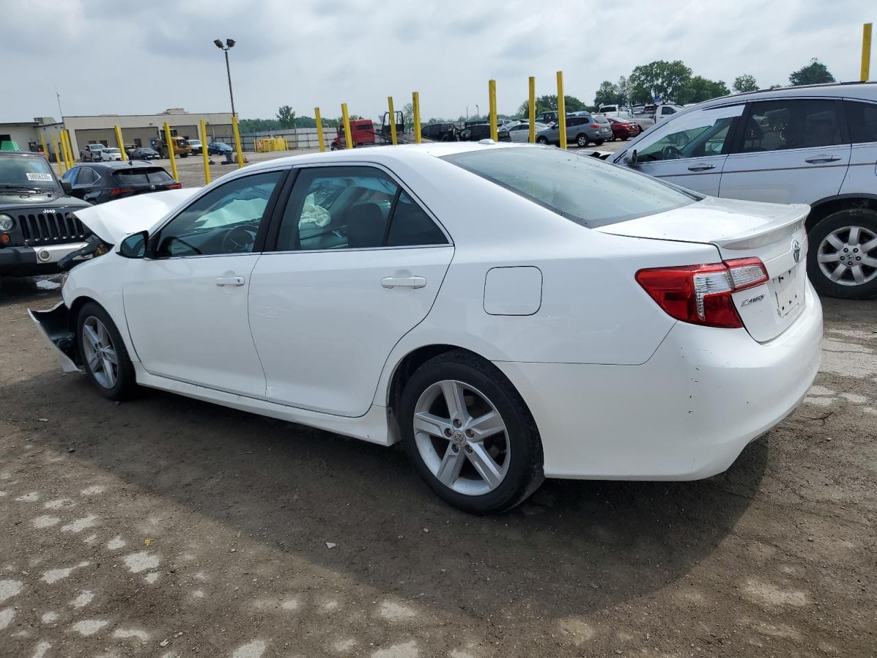 2012 Toyota Camry Base - Фото 2