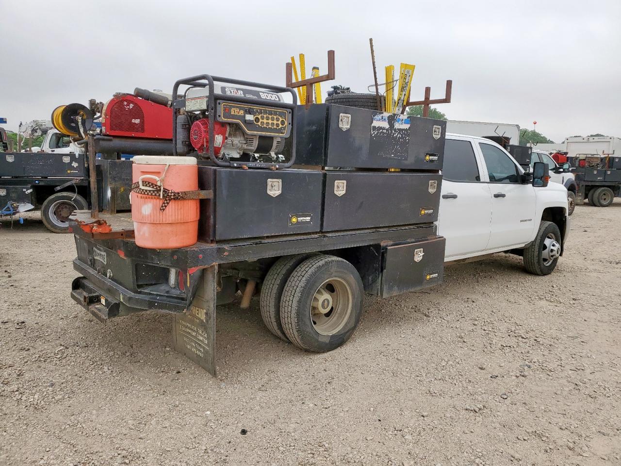 2017 Chevrolet Silverado C3500 - Фото 3