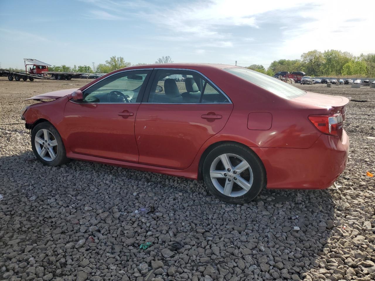 2012 Toyota Camry Base - Фото 2